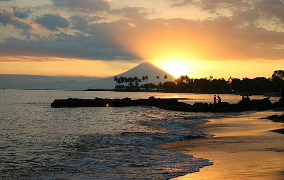 Sunset-di-Pantai-Senggigi-Lombok