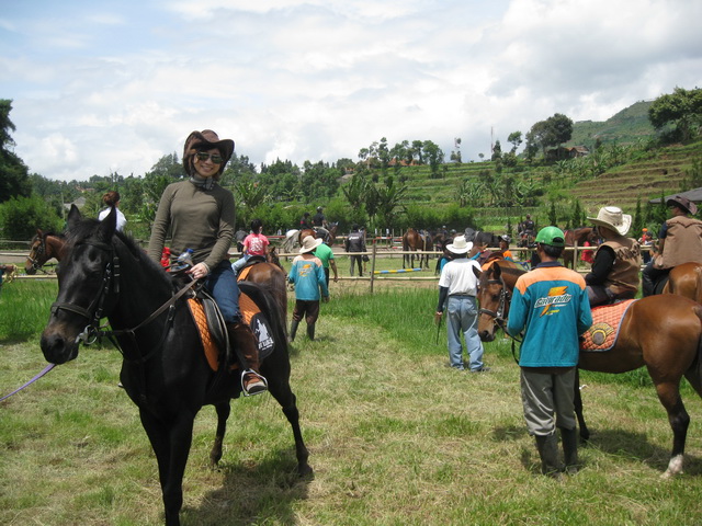 Wisata Kuda Ala Cowboy di De’ Ranch Bandung