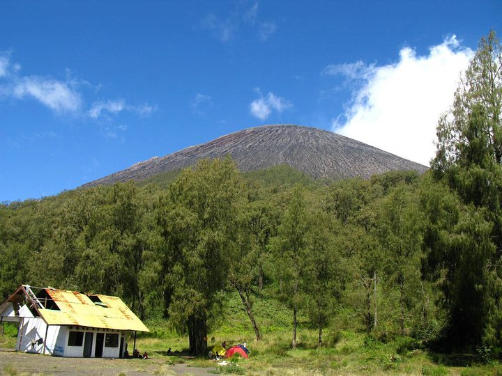 Gunung Semeru, Tanah Tertinggi di Jawa Yang Penuh Cerita