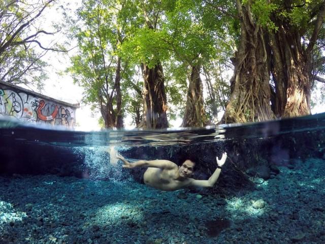 Jernihnya air di Umbul Manten. Foto: https://www.instagram.com/p/BB7EBN1Hghz/
